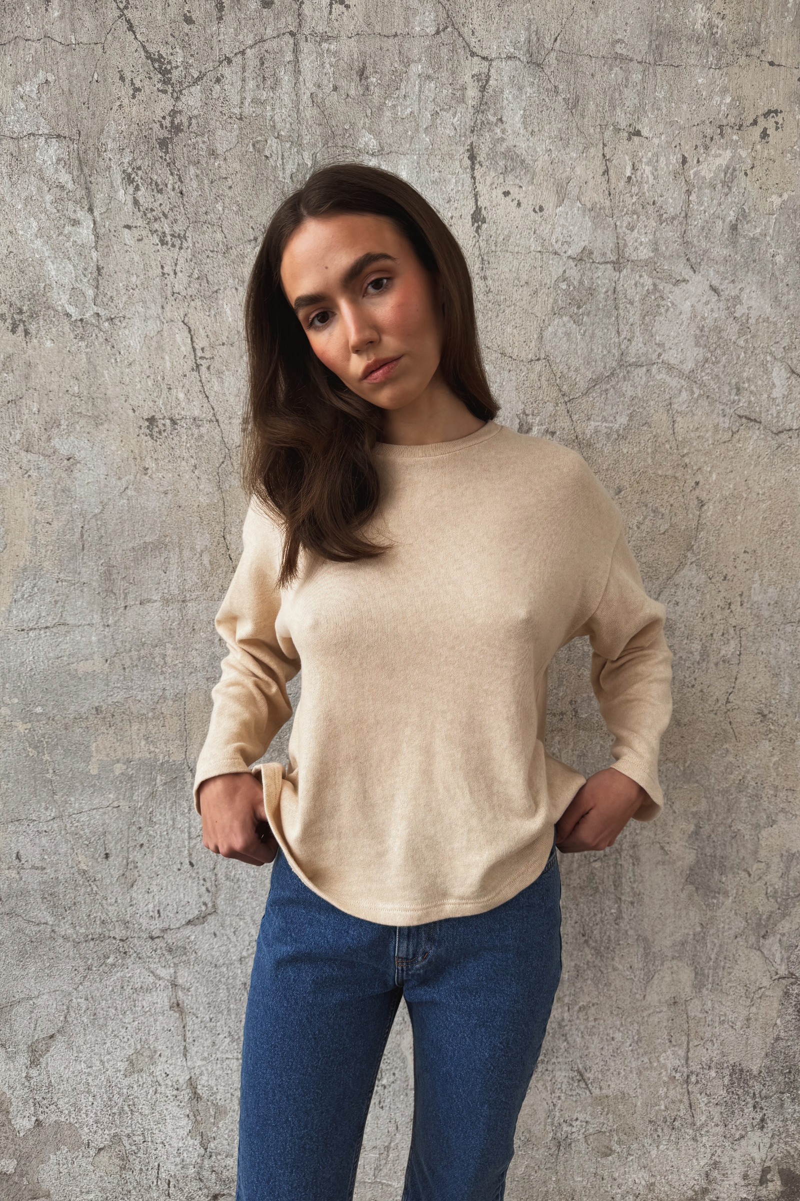 LEISURE LONGSLEEVE BEIGE 