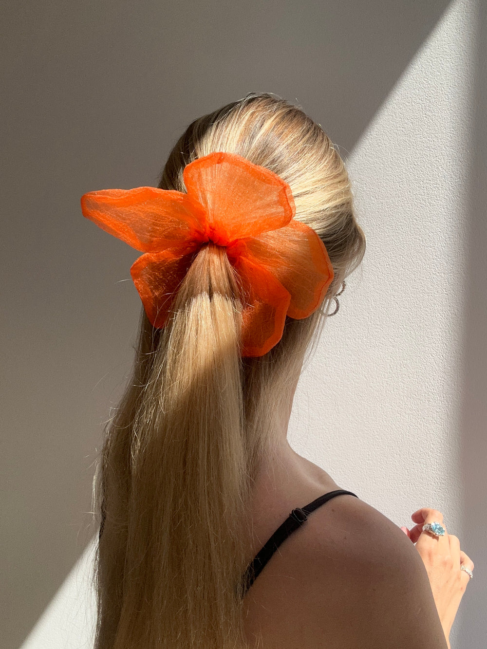 GUMKA DO WŁOSÓW BUTTERCUP ELASTIC BIG SUI AVA POMARAŃCZOWA