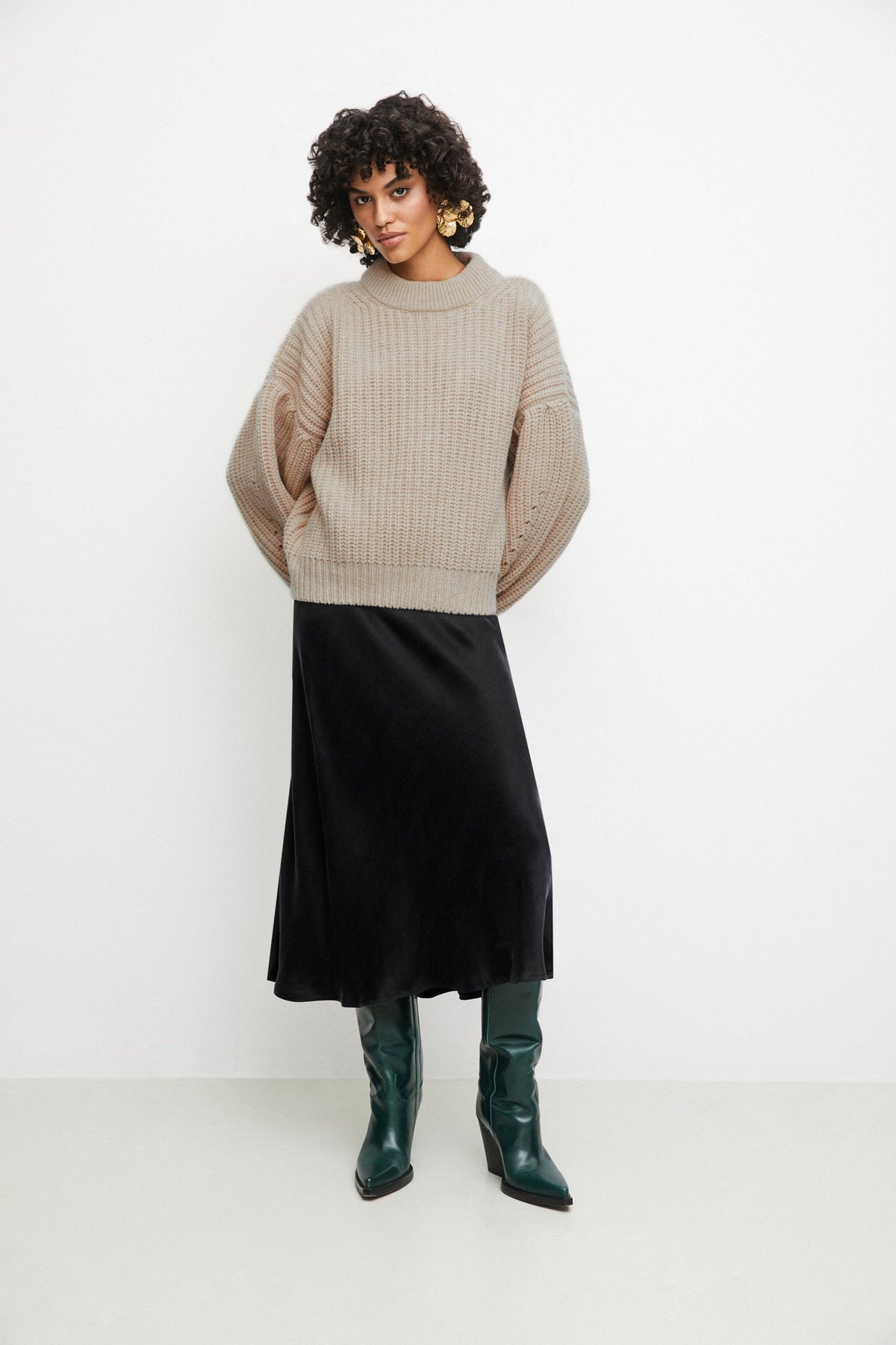 SWETER WOOLY BEŻOWY