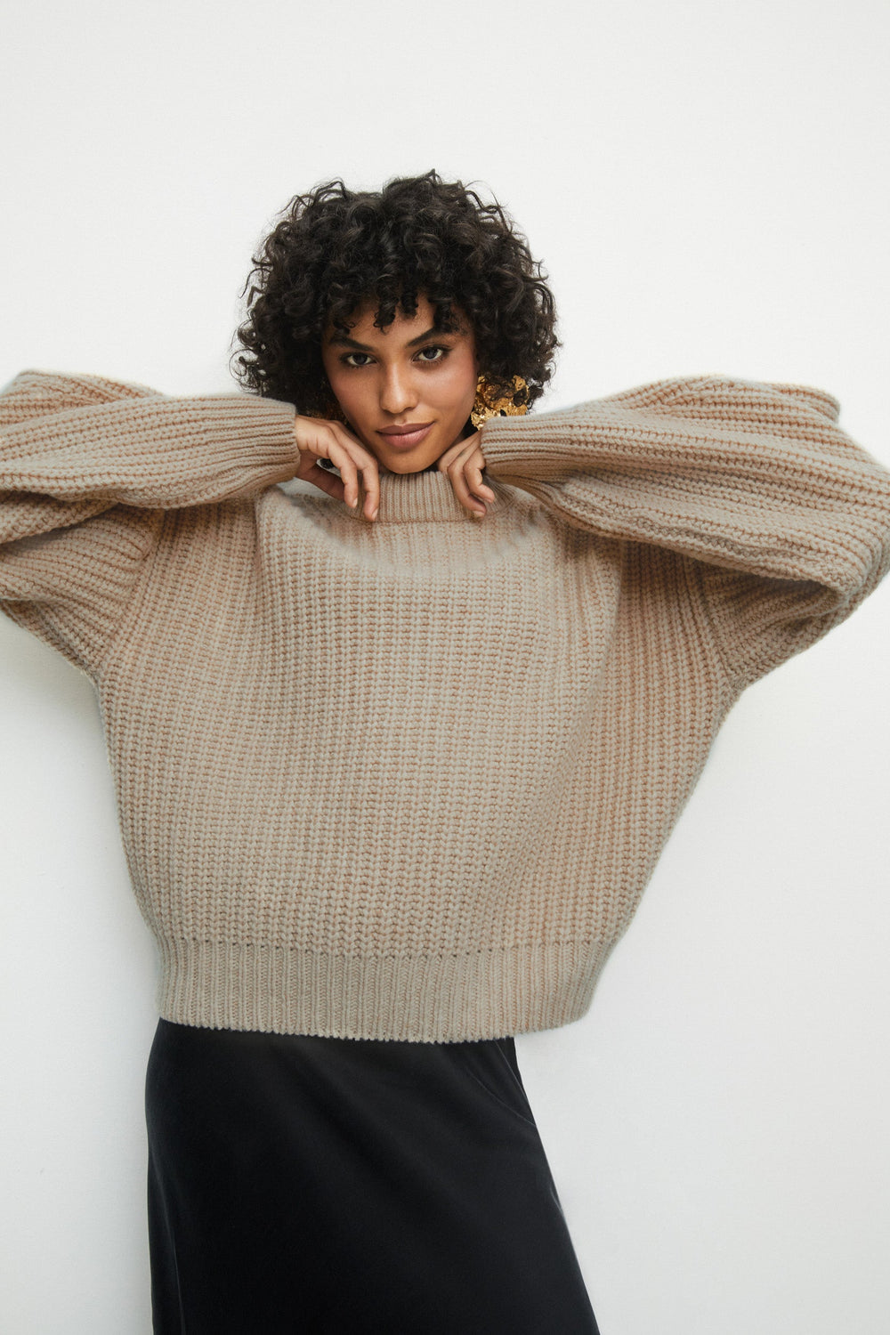 SWETER WOOLY BEŻOWY